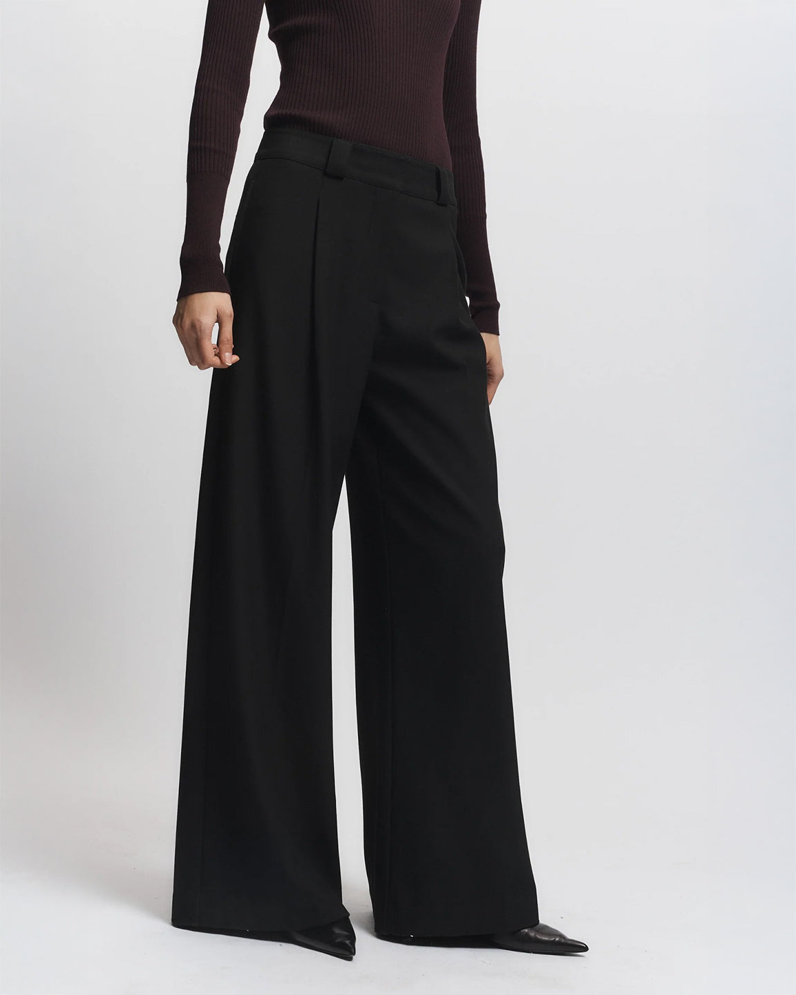 Saint Art Tiffany Mid-Waisted Wideleg Trouser in Black