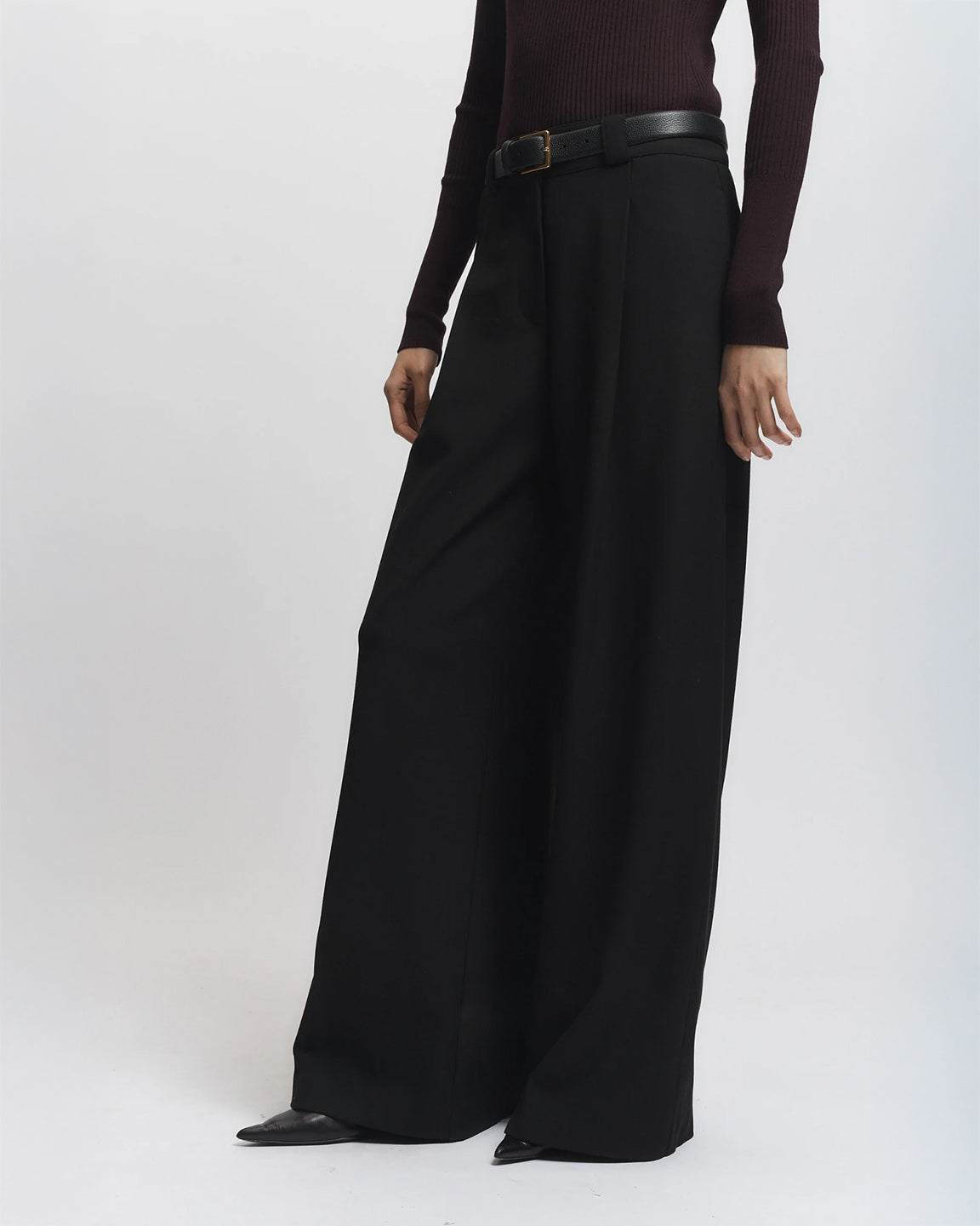 Saint Art Tiffany Mid-Waisted Wideleg Trouser in Black