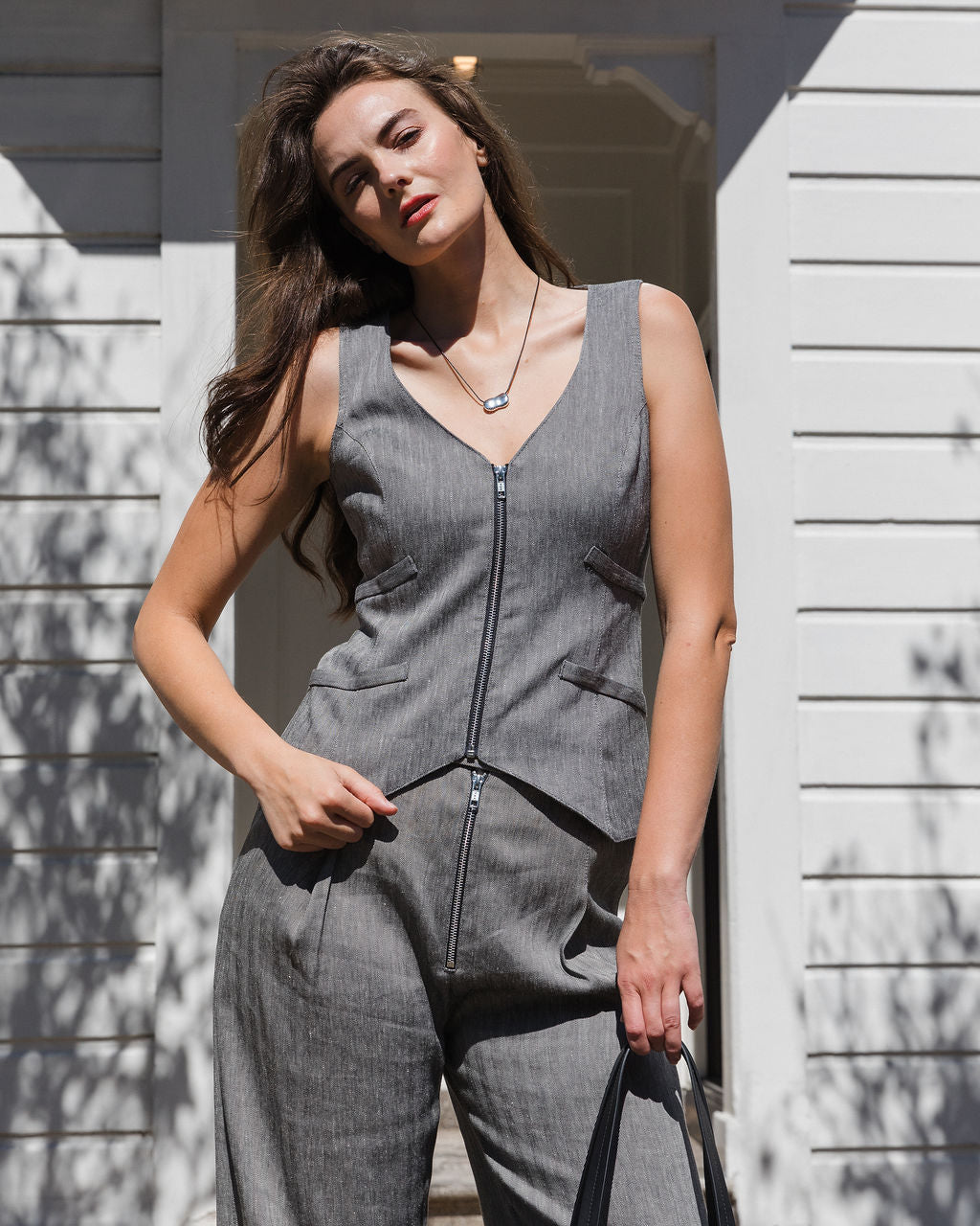 Smythe Exposed Zip Waistcoat in Granite