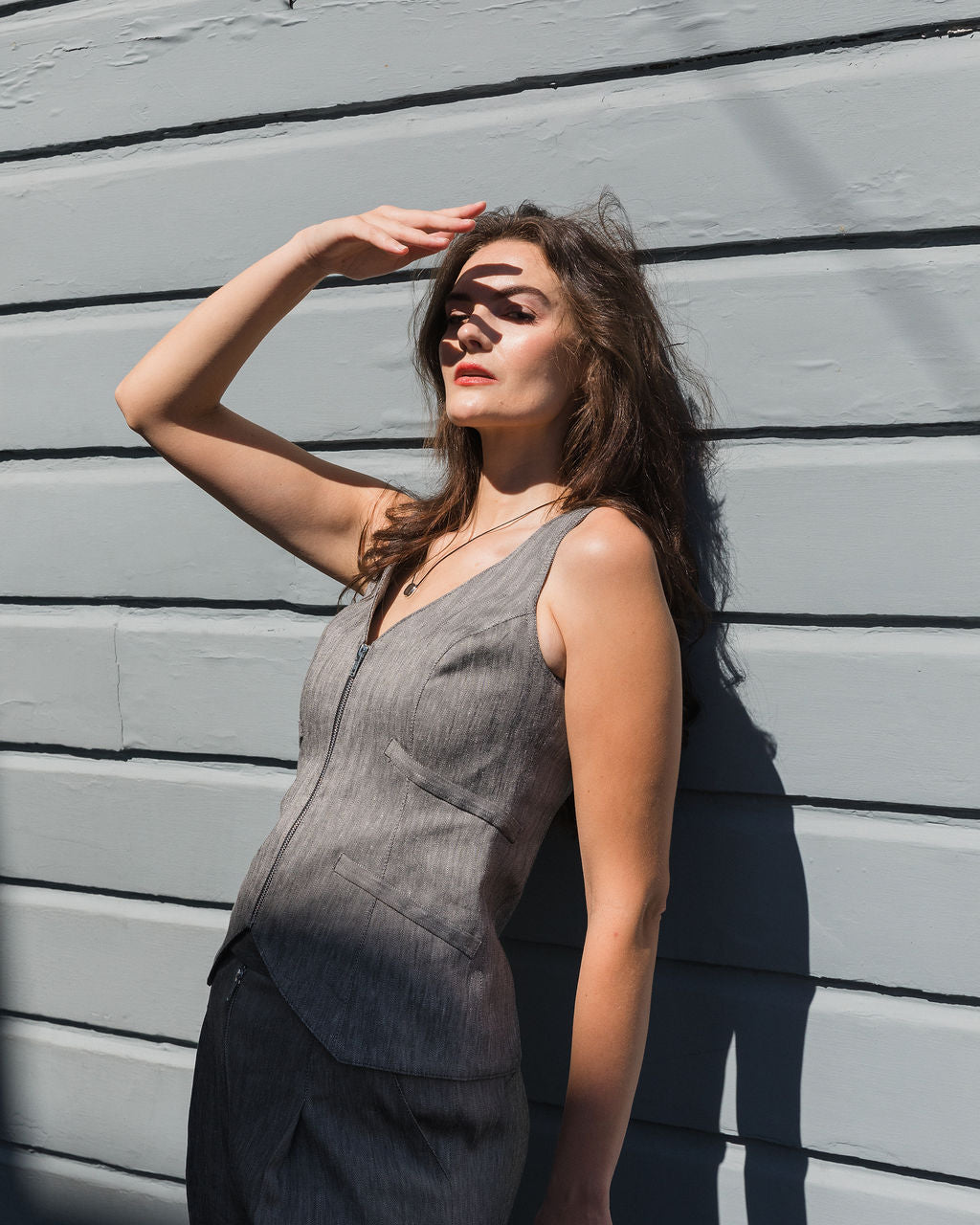 Smythe Exposed Zip Waistcoat in Granite