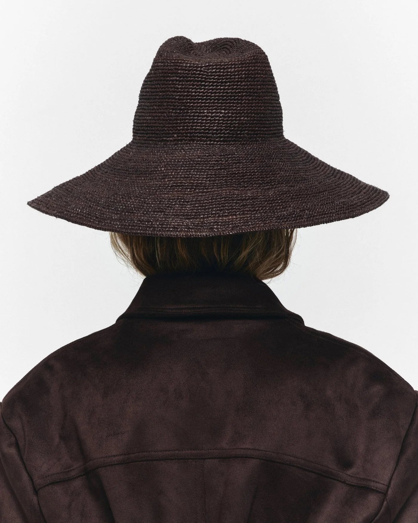 Janessa Leone Waverly Packable Raffia Hat In Chocolate