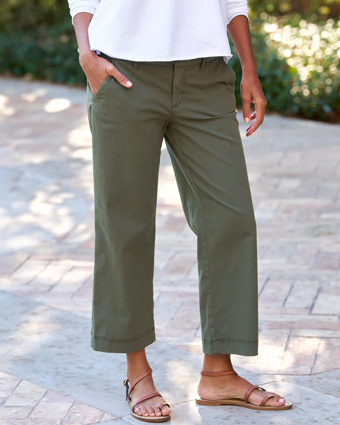 Frank & Eileen Westport Italian Wide Leg Chino in Army