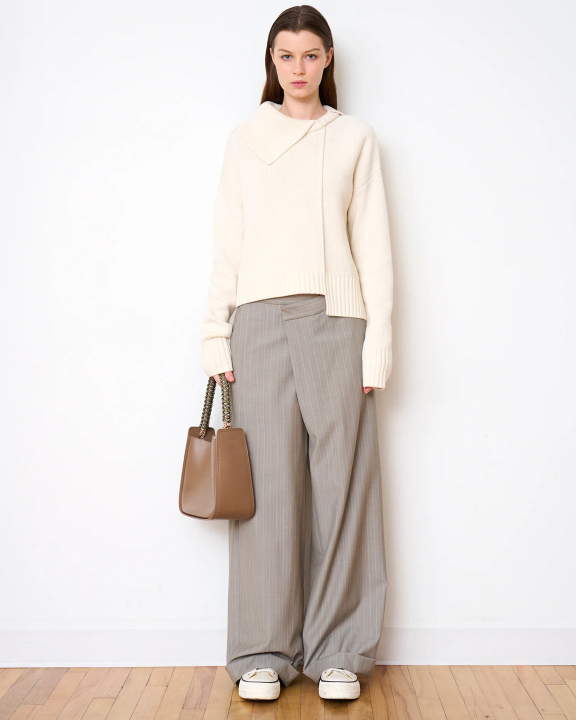 WE-AR4 The Twist Bag in Caffe