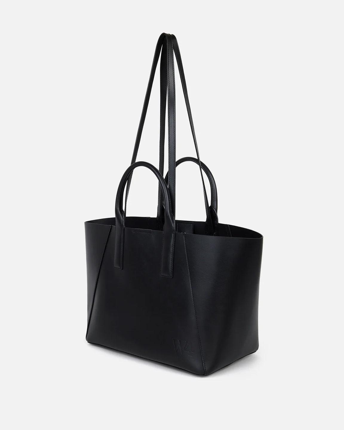WE-AR4 The Boulevard 32 Bag in Black