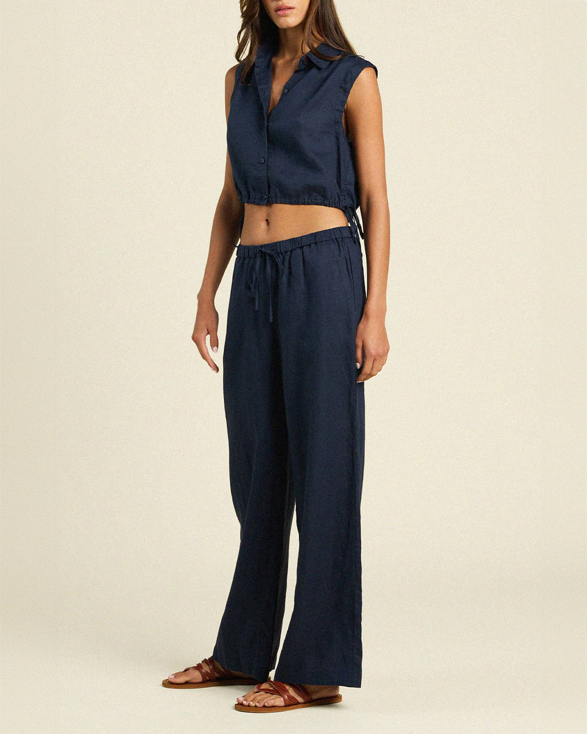 Trovata Birds of Paradis Ivy Shirt in Navy