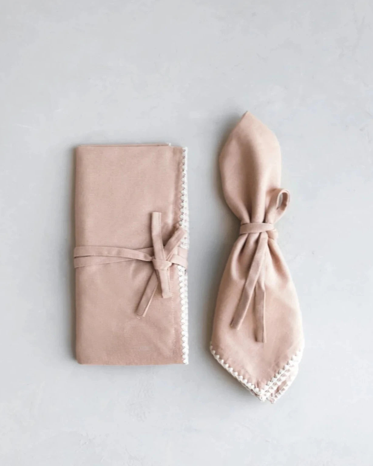 The Floral Society Cotton Trellis Napkins in Dune with Parchment Trim