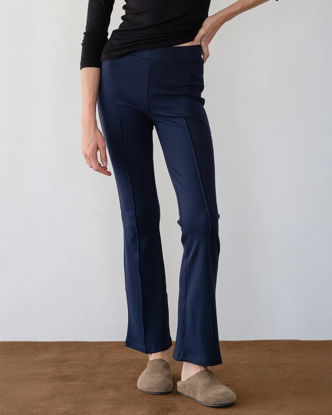Donni. The Rib Kick Flare in Navy