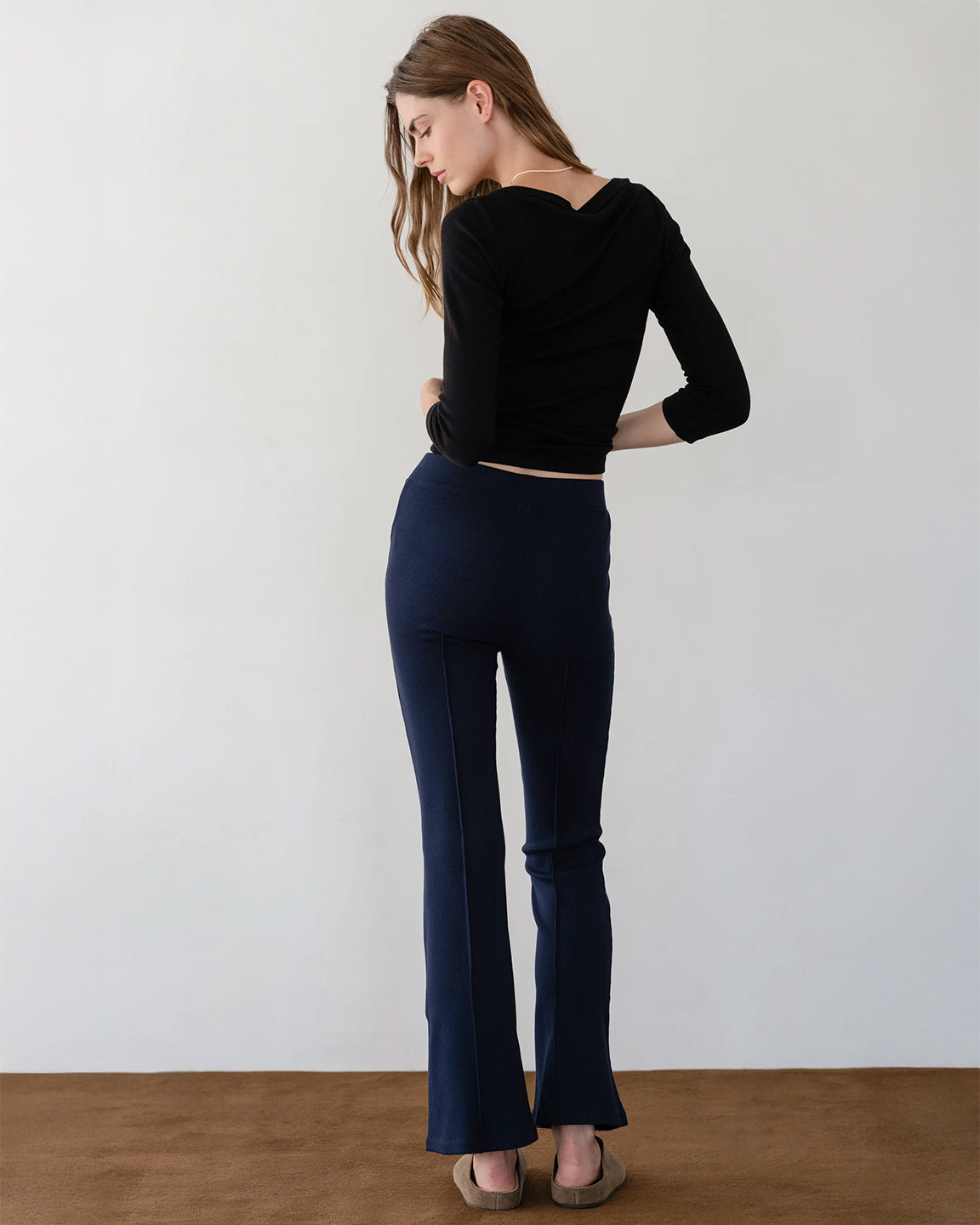 Donni. The Rib Kick Flare in Navy