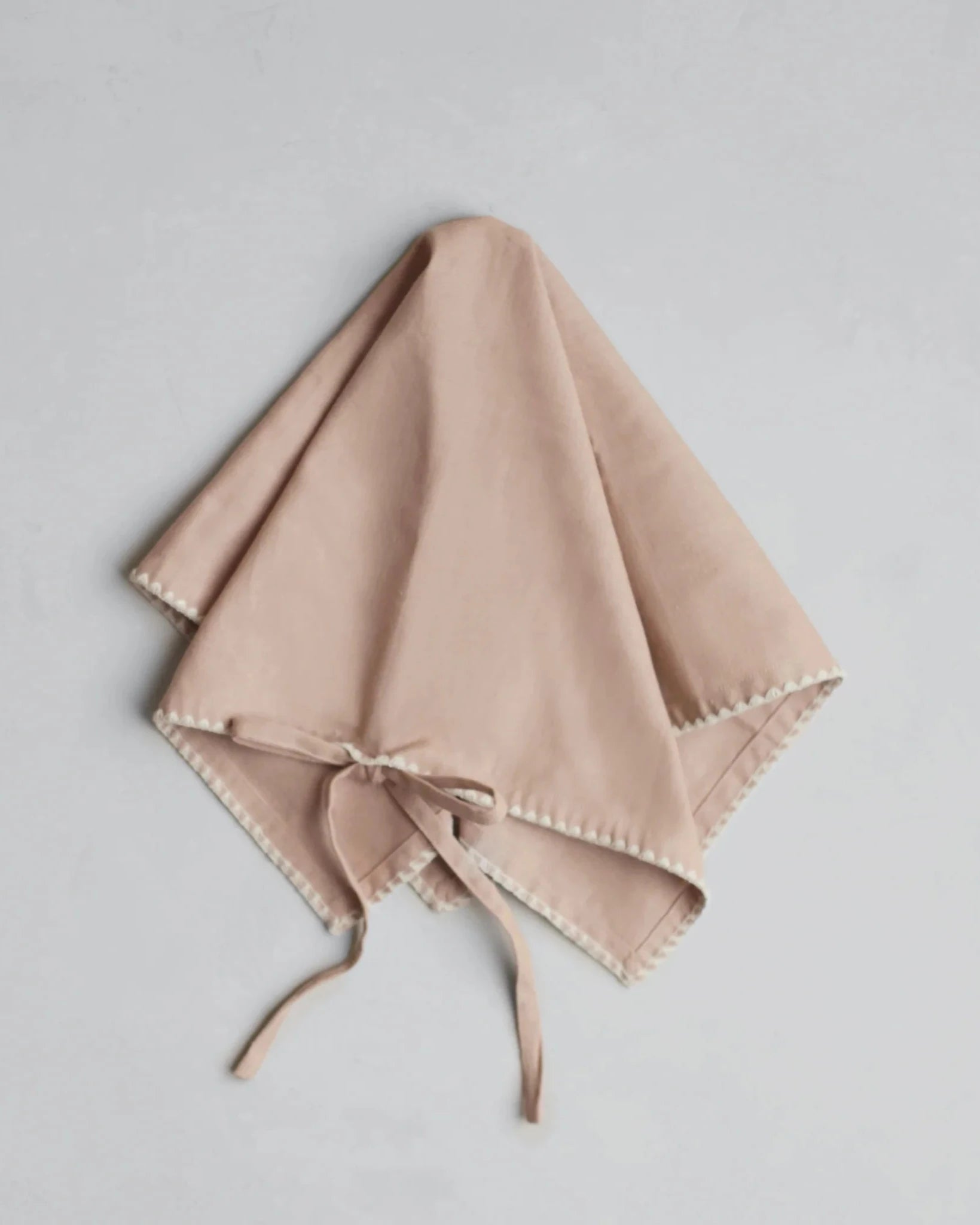 The Floral Society Cotton Trellis Napkins in Dune with Parchment Trim