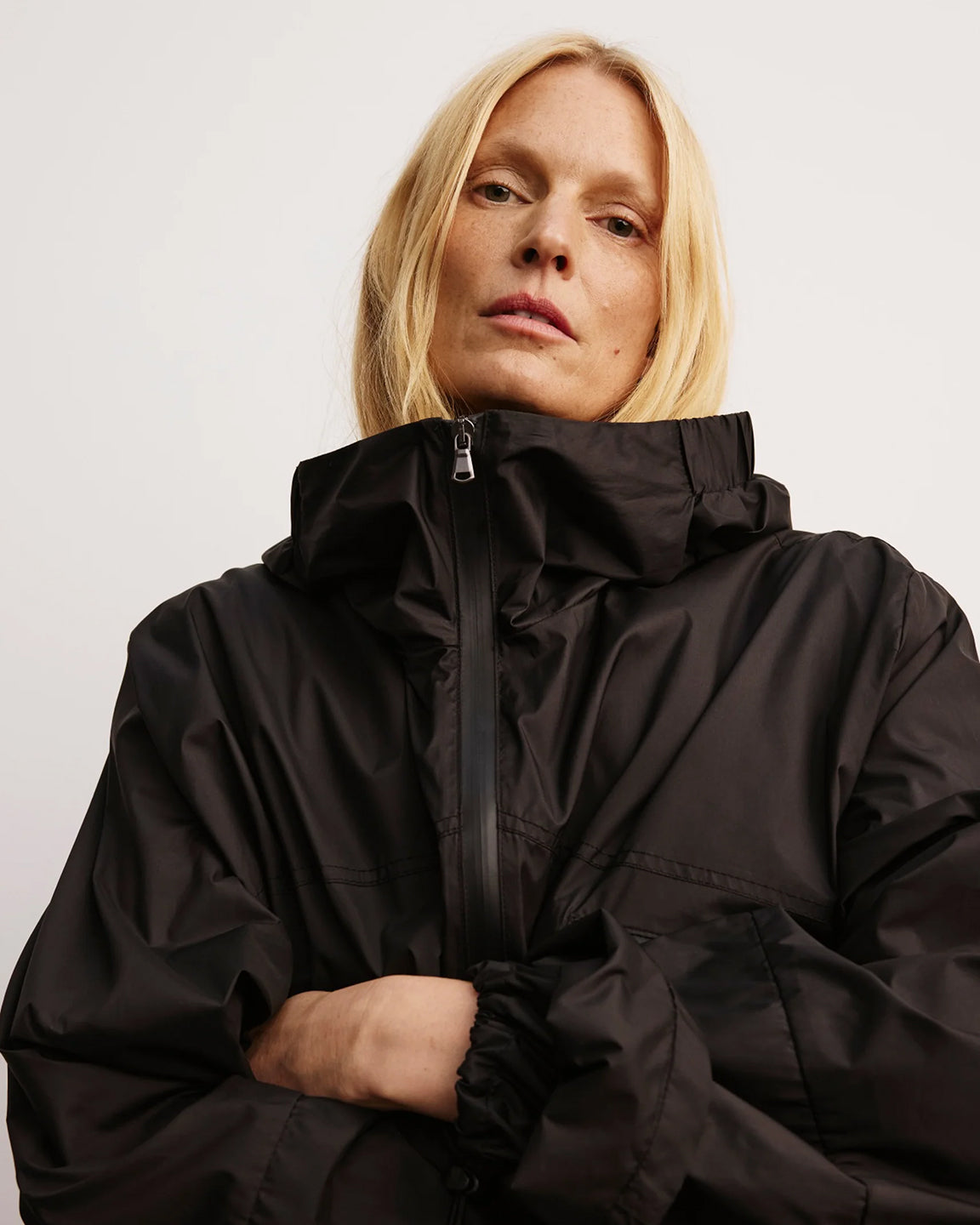 Smythe Drawstring Rain Shell in Black