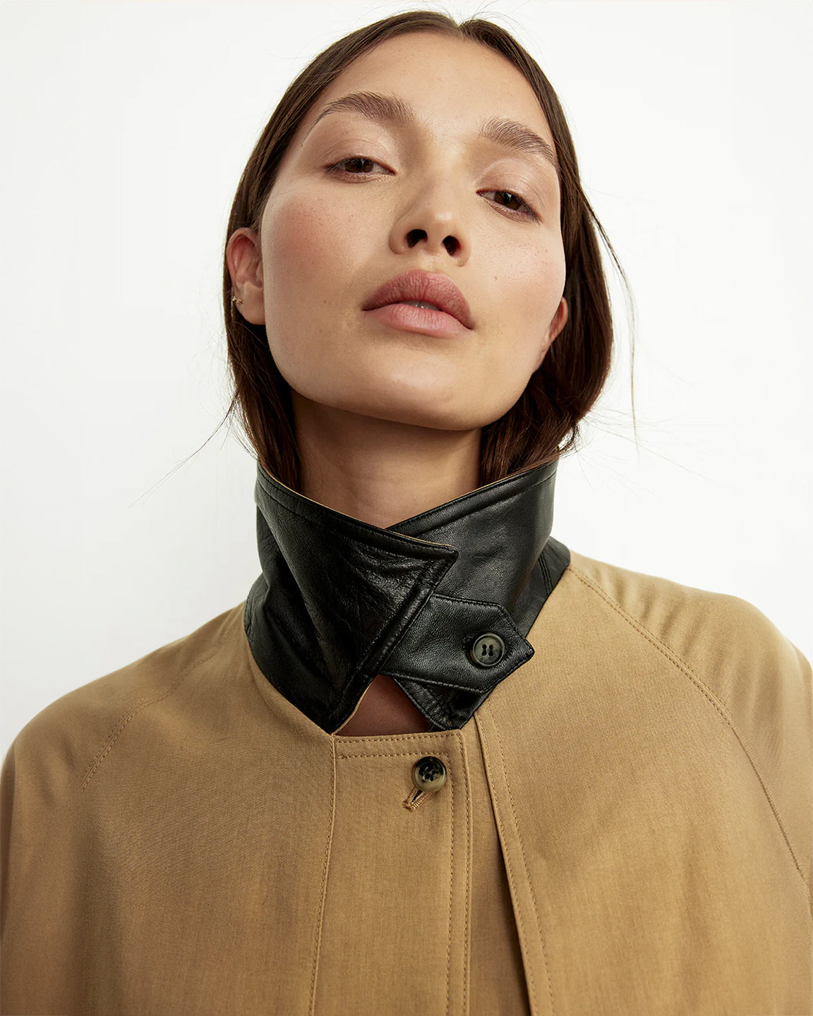 Smythe Utility Trench in Stone w/ Black