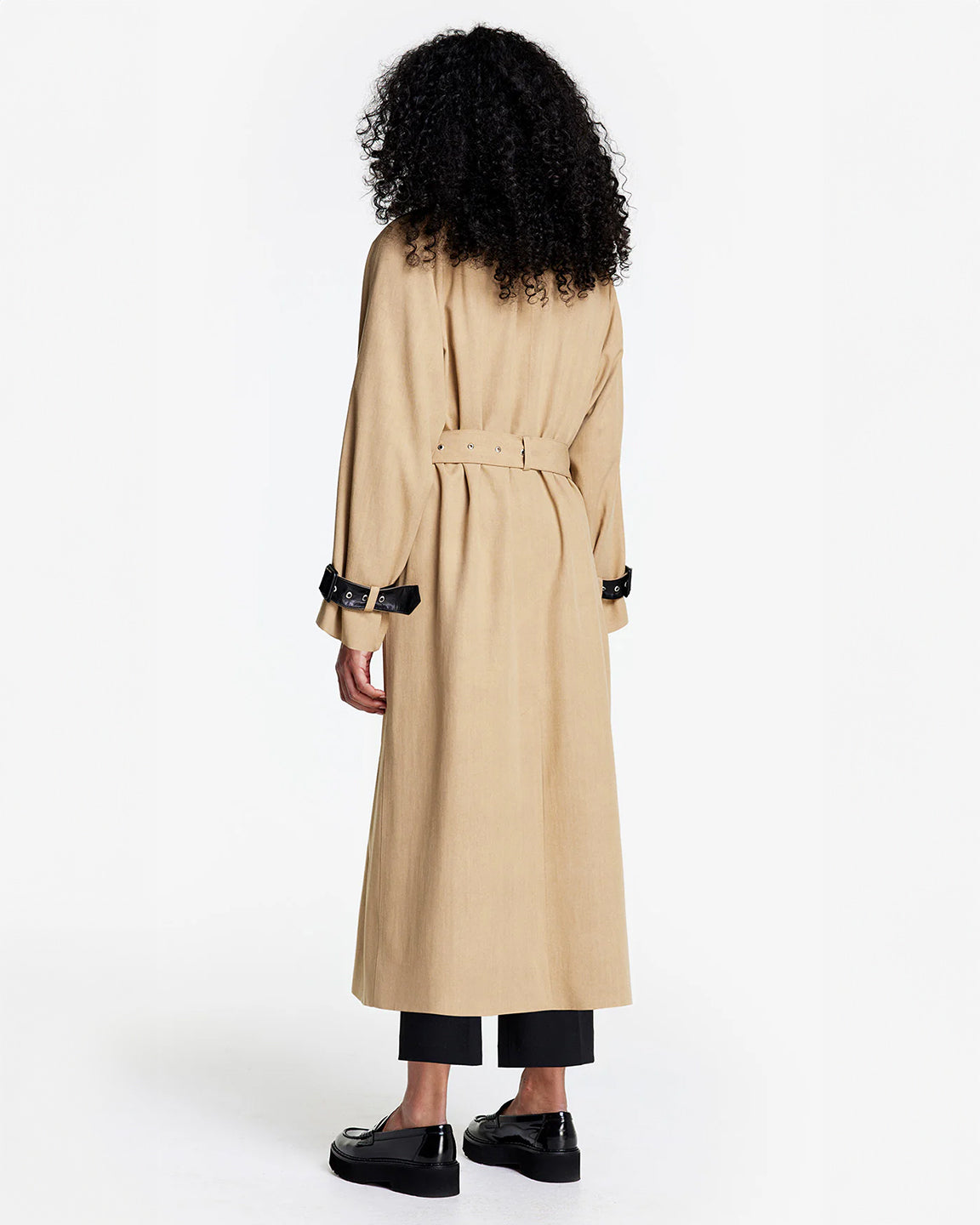 Smythe Utility Trench in Stone w/ Black