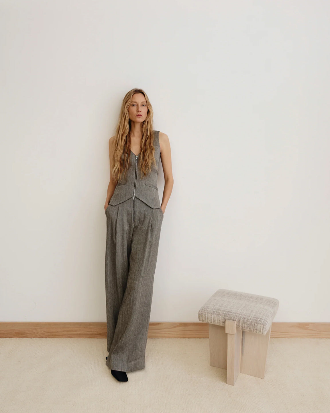 Smythe Exposed Zip Waistcoat in Granite