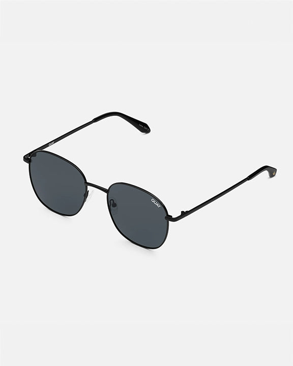 Quay Jezabell in Black w/ Smoke Polarized Lenses