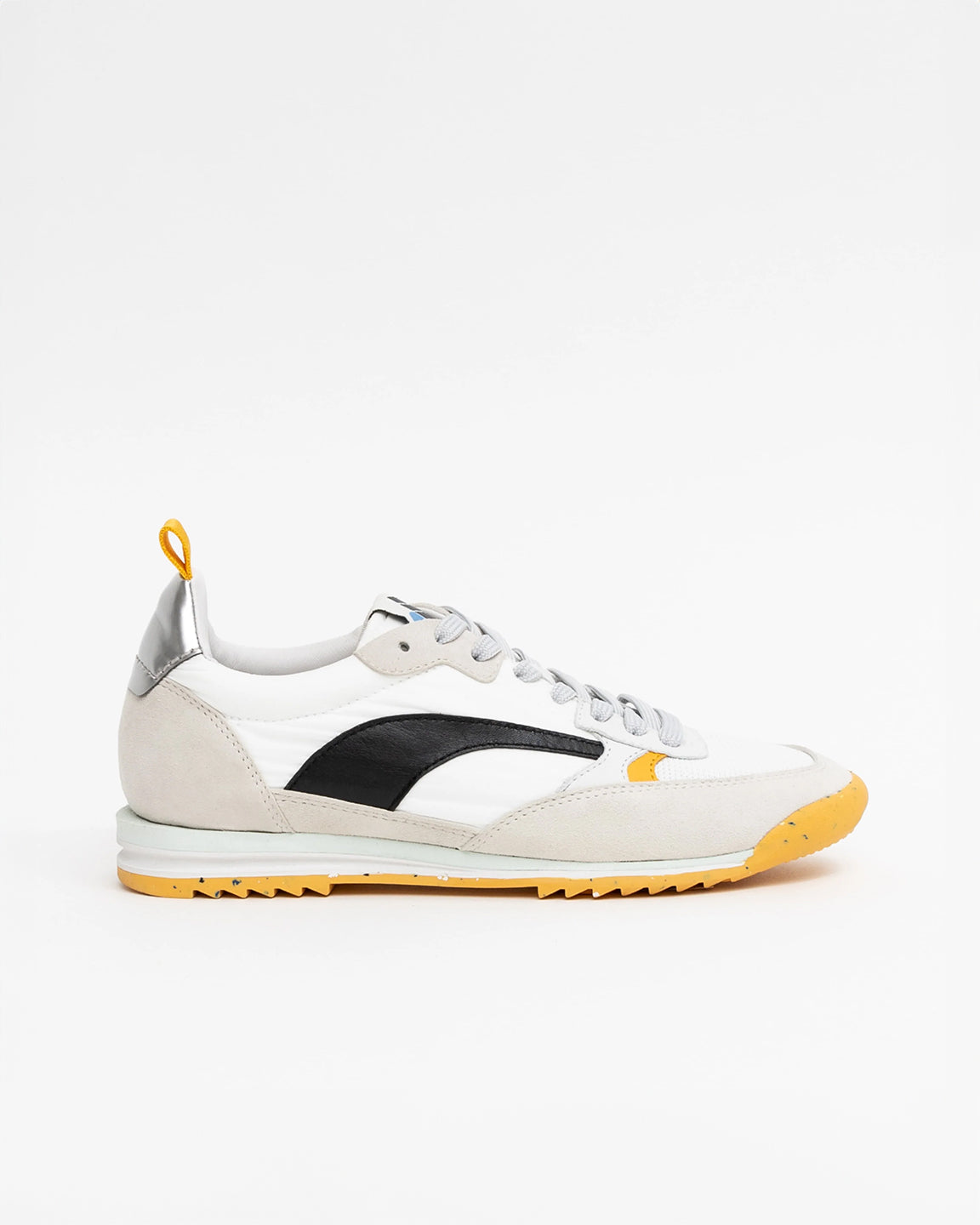 Oncept Montreal in White- Black