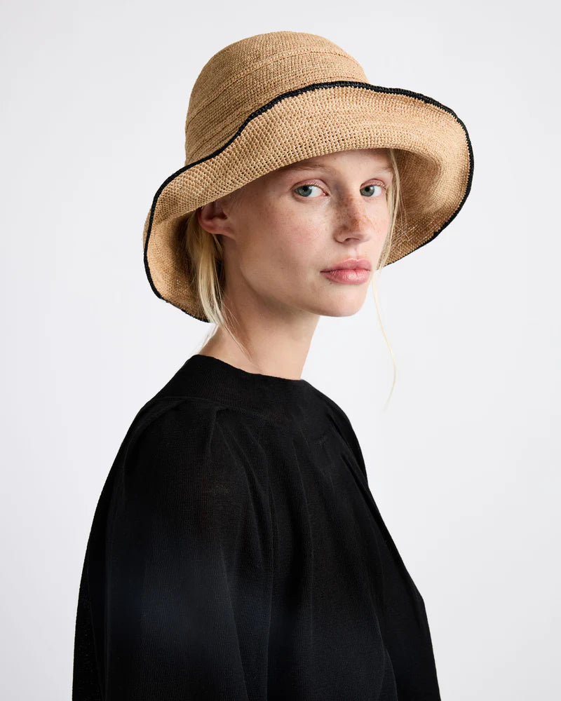 Janessa Leone Teagan Hat In Sand/Black