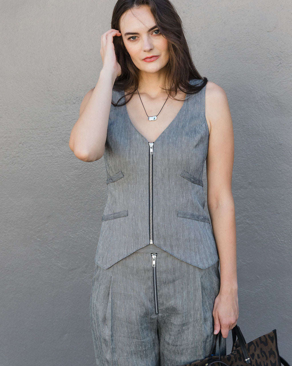 Smythe Exposed Zip Pleated Pant in Granite