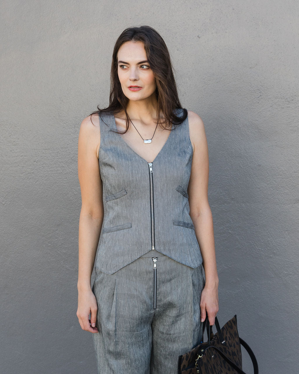 Smythe Exposed Zip Pleated Pant in Granite