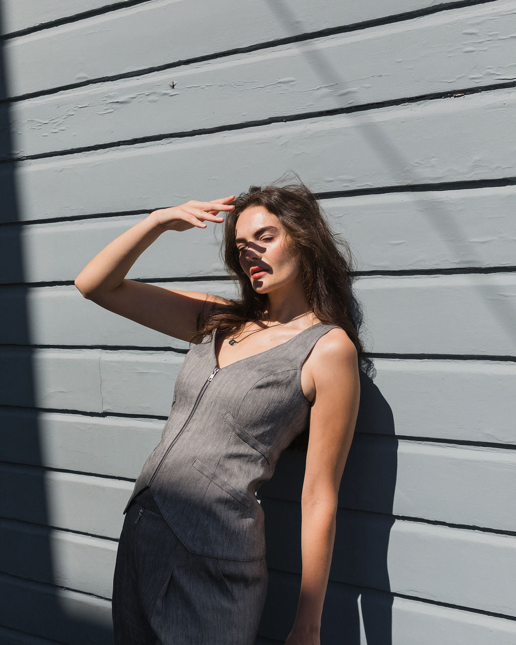 Smythe Exposed Zip Waistcoat in Granite