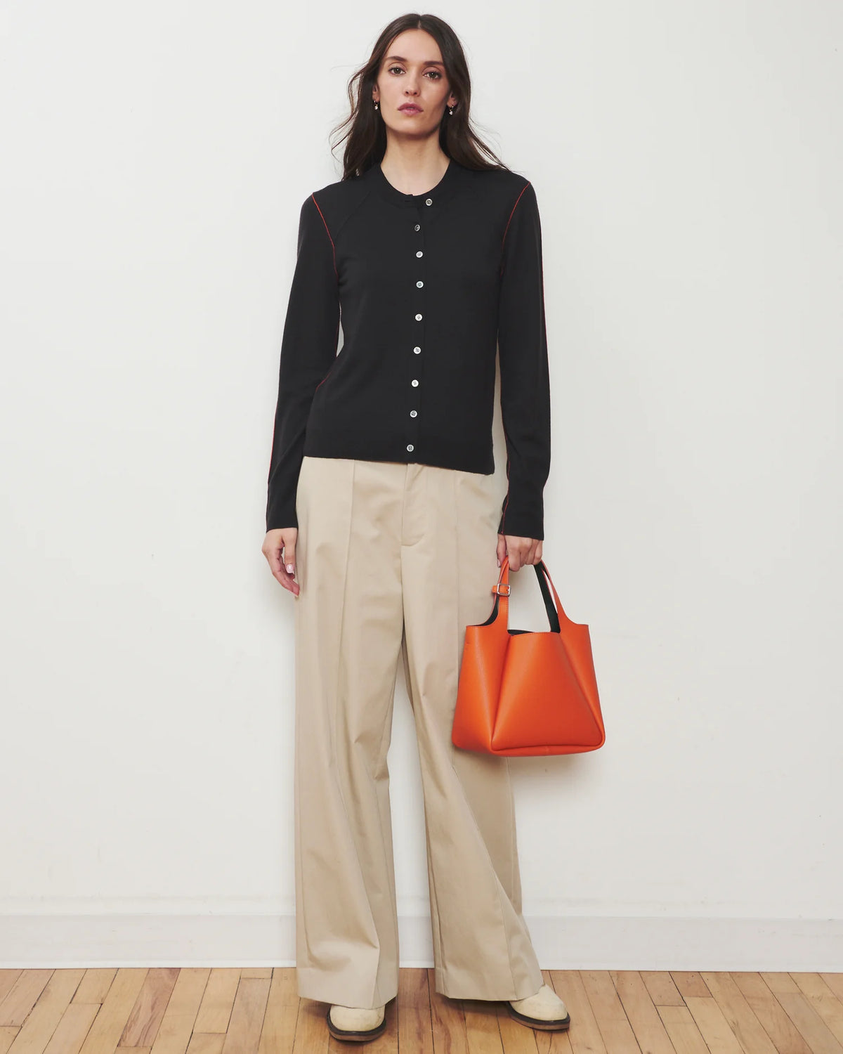 WE-AR4 The Trapeze Bucket Bag in Orange Multi