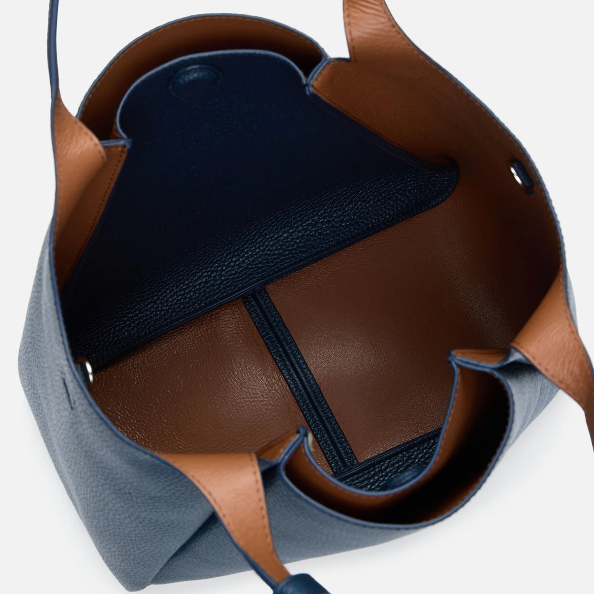 WE-AR4 The Trapeze Bucket 28 Bag in Blue Sea Multi