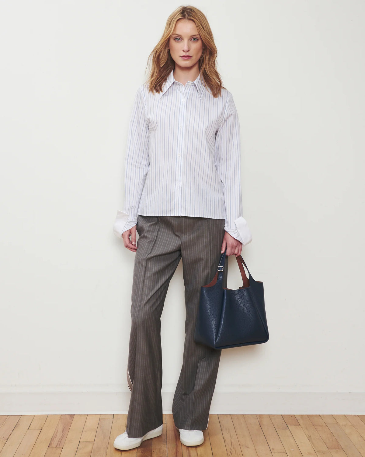 WE-AR4 The Trapeze Bucket 28 Bag in Blue Sea Multi