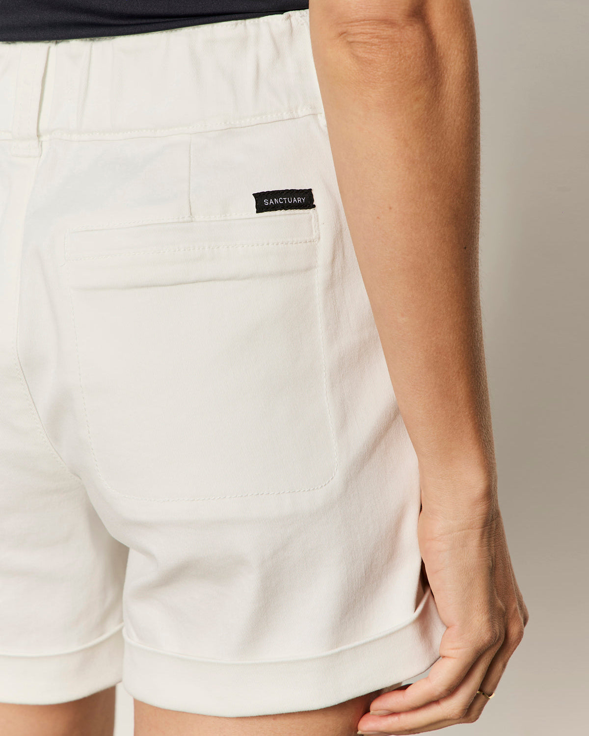 WANDER ON SHORT