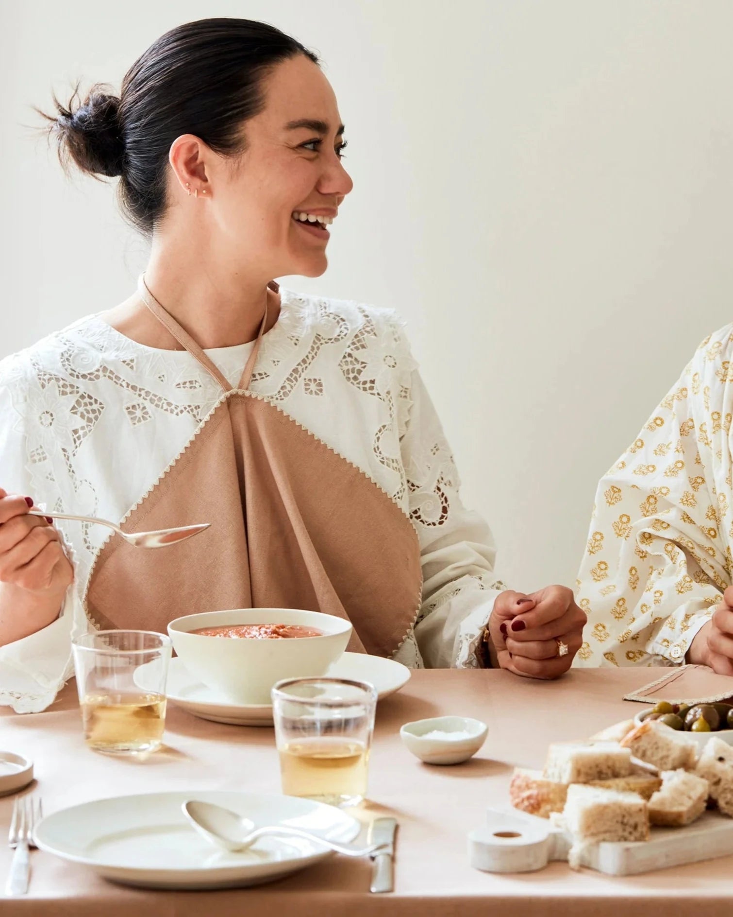 The Floral Society Cotton Trellis Napkins in Dune with Parchment Trim