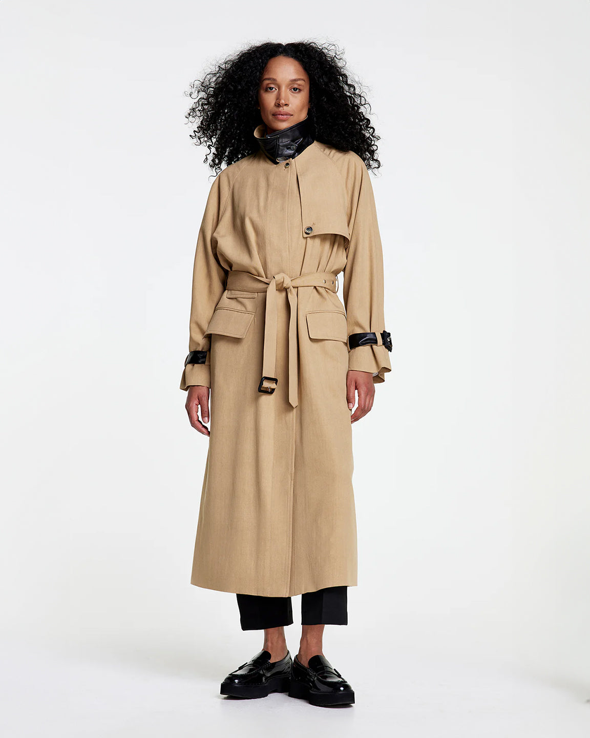 Smythe Ultility Trench in Stone w/ Black