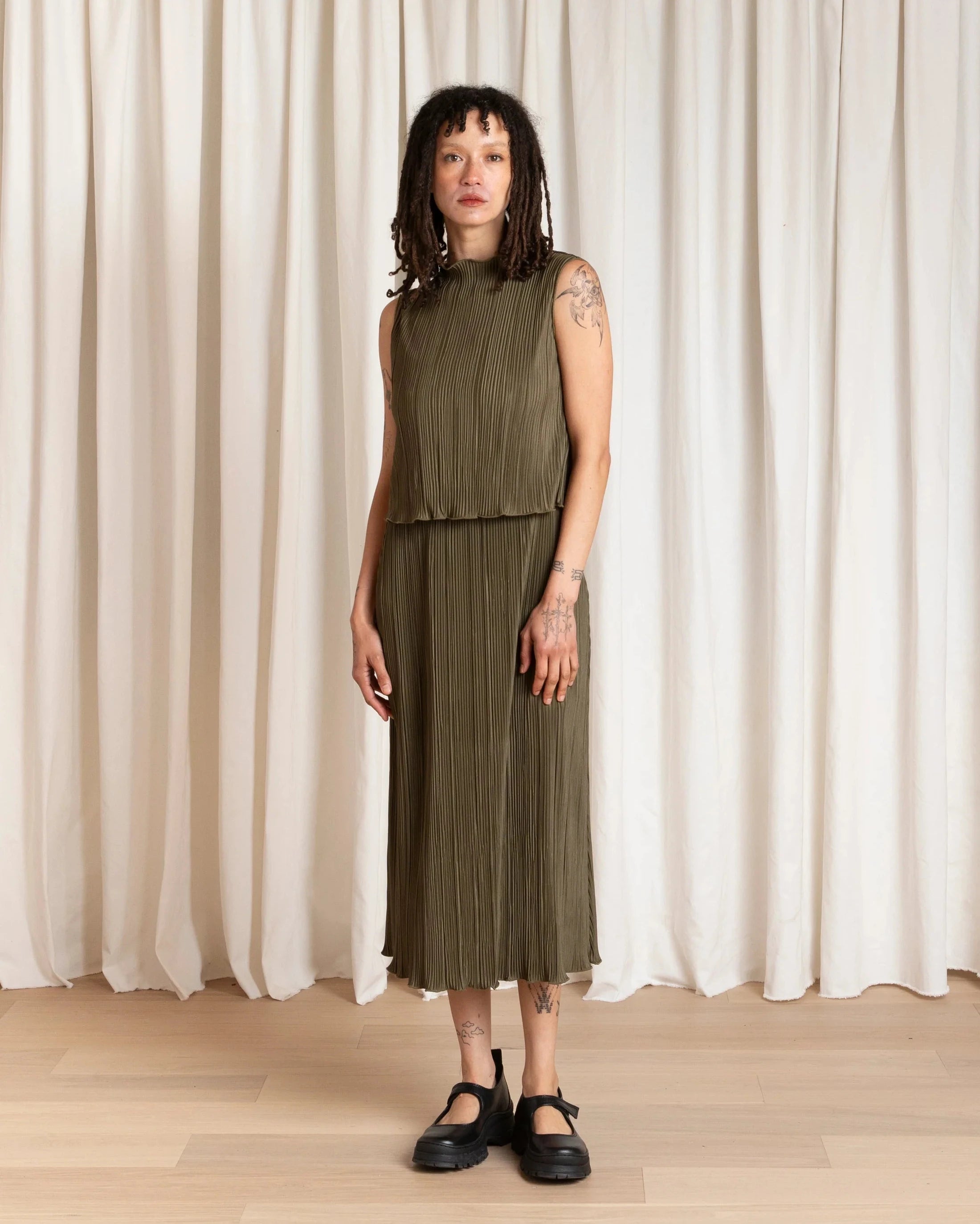 Ali Golden Pleated Midi Skirt in Olive