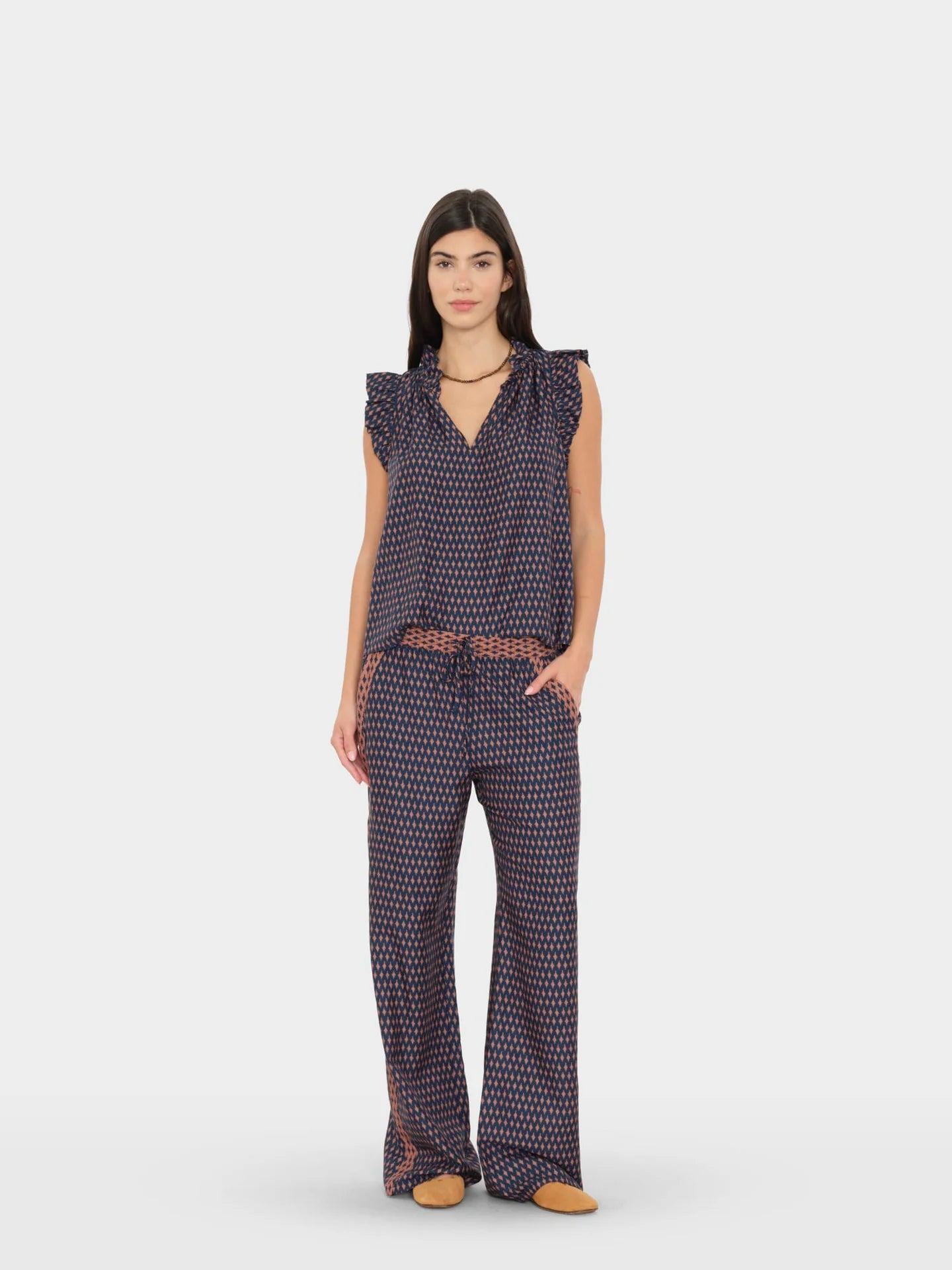 Xirena Vaughn Pant in Navy Diamond